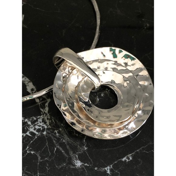 Choker Slider Silver Tone Disc Necklace - Picture 4 of 5